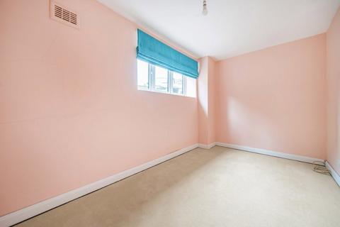 2 bedroom apartment for sale, Southend Crescent, London
