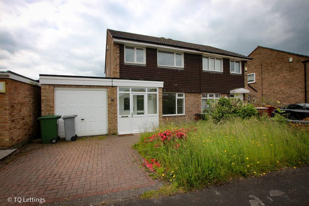 Newgate Road, Sale M33 3 bed semidetached house £1,480 pcm (£342 pw)