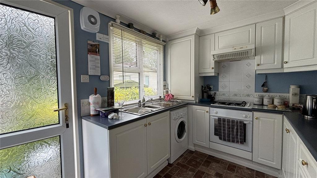 Fordbridge Road, SunburyonThames TW16 2 bed park home for sale £220,000