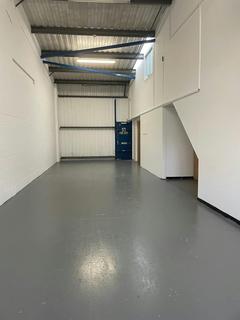 Warehouse to rent, Unit 7, Eversley Way, Egham, TW20 8RG