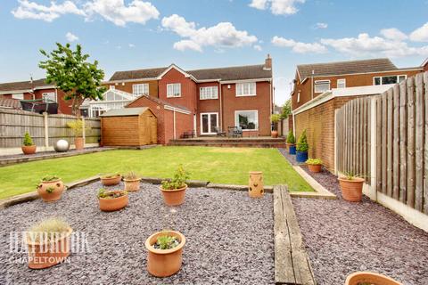 4 bedroom detached house for sale, Thompson Hill, High Green