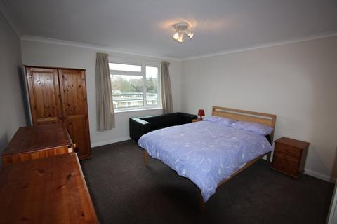 2 bedroom maisonette for sale, Stanwell Road, Ashford TW15