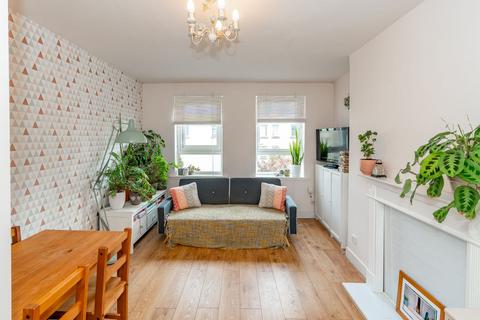 5/5 Loganlea Terrace, Edinburgh, EH7 6NU