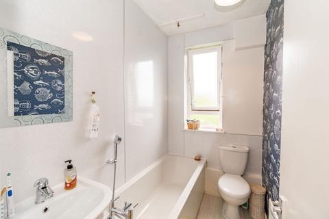 5/5 Loganlea Terrace, Edinburgh, EH7 6NU