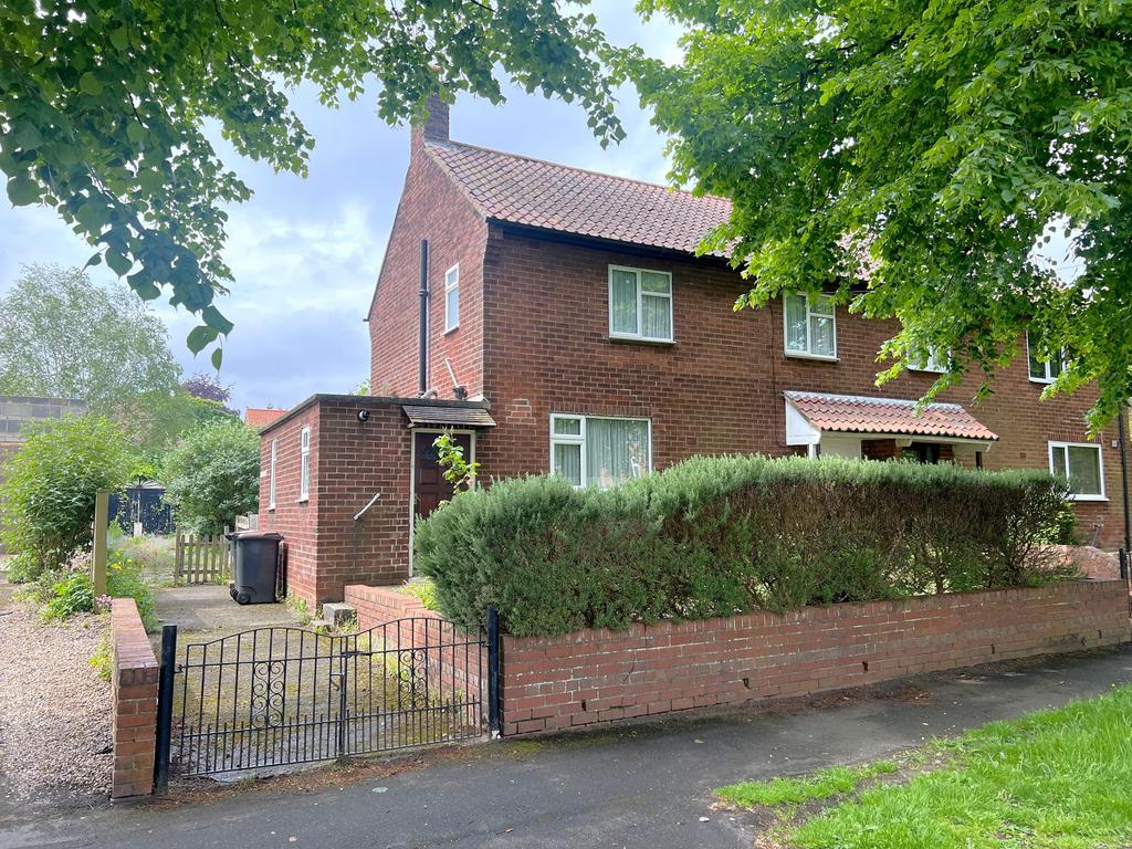 Stockwell Drive, Knaresborough 3 bed semidetached house for sale £225,000