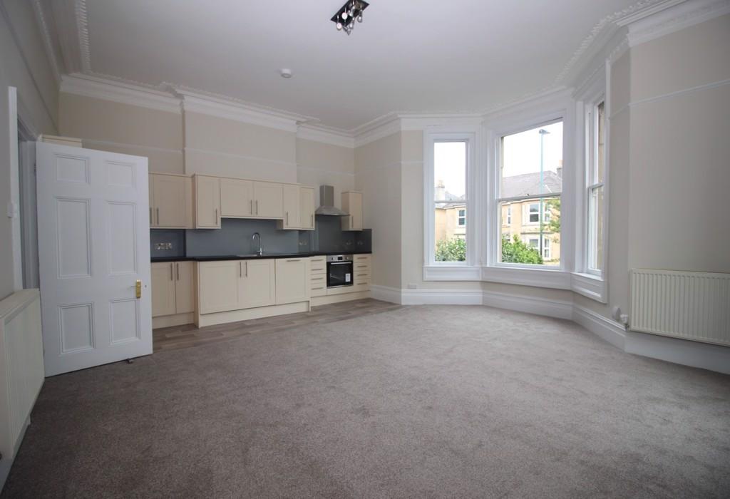 Upper Oldfield Park, Bath, Somerset 2 bed flat to rent £1,700 pcm (£392 pw)