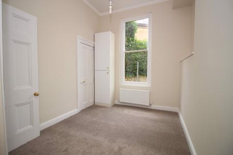 2 bedroom flat to rent, Upper Oldfield Park  , Bath, Somerset