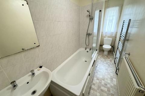 32 Roundham Road, Paignton, TQ4 6DW