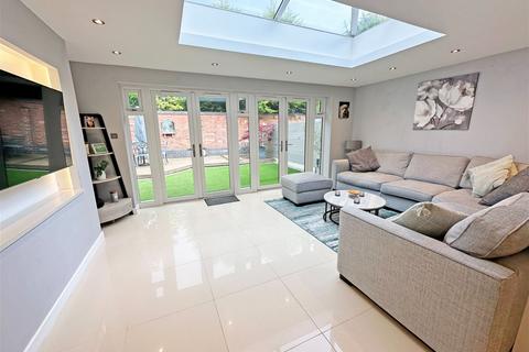 14 Hollywood Drive, Hollywood, Birmingham, B47 5PS