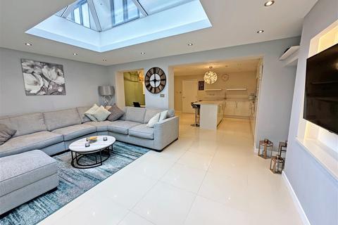 14 Hollywood Drive, Hollywood, Birmingham, B47 5PS
