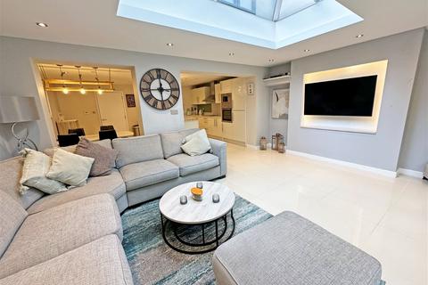 14 Hollywood Drive, Hollywood, Birmingham, B47 5PS