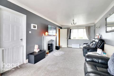 4 bedroom terraced house for sale, Turpins, Basildon