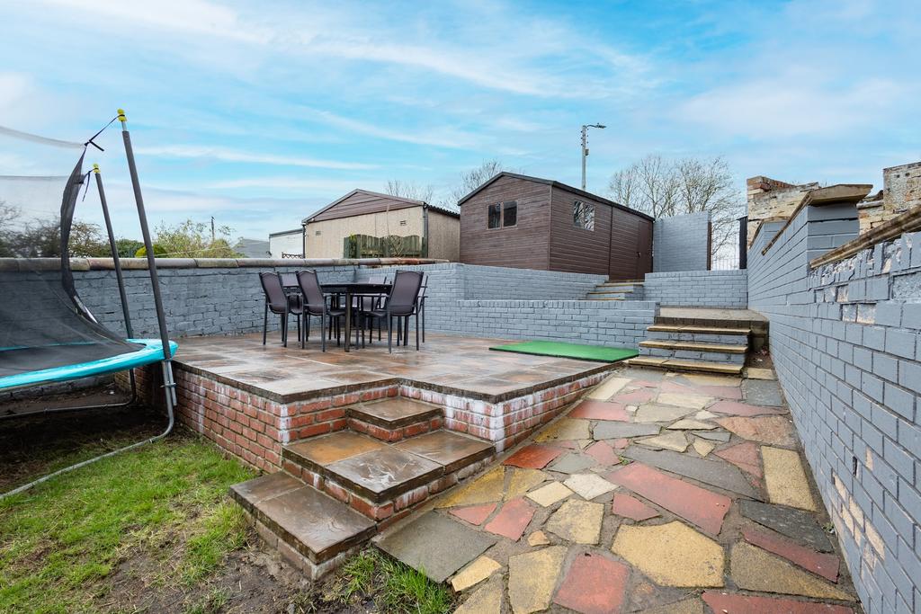 Rear Garden1