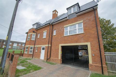 2 bedroom apartment to rent, Vicarage Hill, Bedford MK45