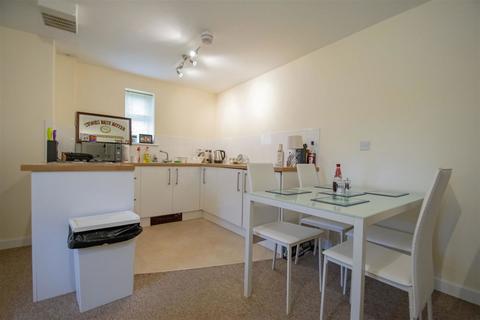 2 bedroom apartment to rent, Vicarage Hill, Bedford MK45