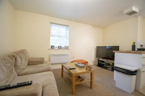 2 bedroom apartment to rent, Vicarage Hill, Bedford MK45