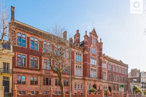 2 bedroom flat to rent, Old College House, Richmond Place BN2