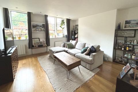 2 bedroom flat to rent, Old College House, Richmond Place BN2