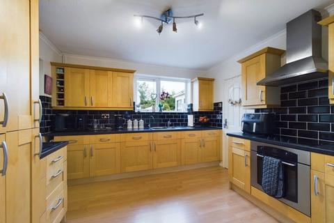 3 bedroom semi-detached house for sale, Anstey Close, Aylesbury HP18