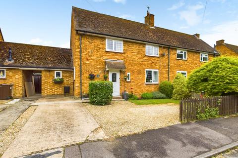 3 bedroom semi-detached house for sale, Anstey Close, Aylesbury HP18