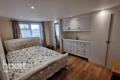2 bedroom flat to rent, Westcott Hayes UB4