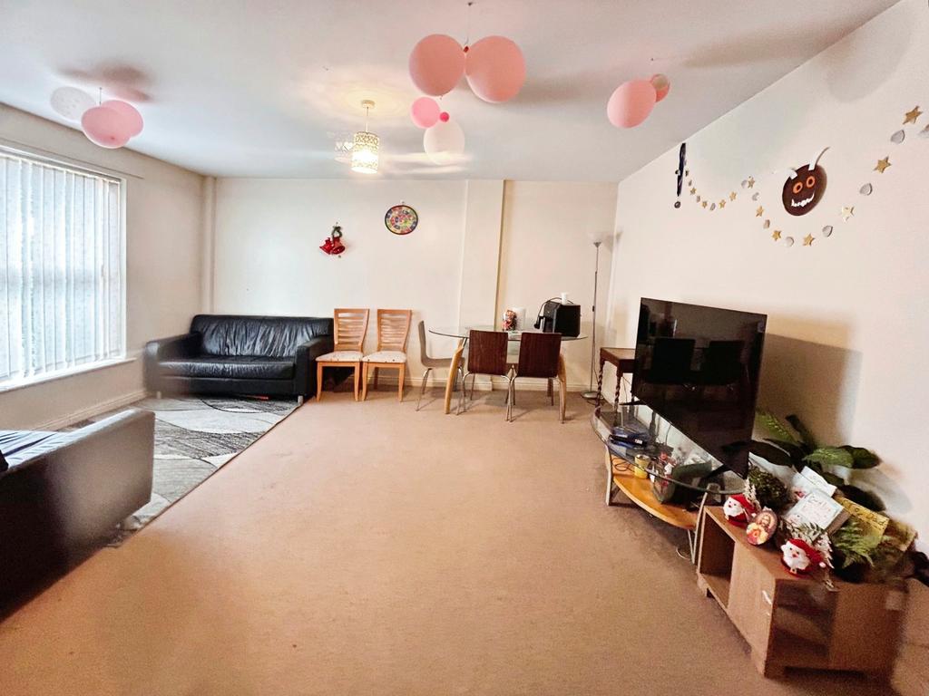 Apartment in Victoria Park, Greater Manchester - View 2