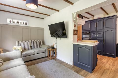 28 Downs Road, Istead Rise, Gravesend, DA13 9HE