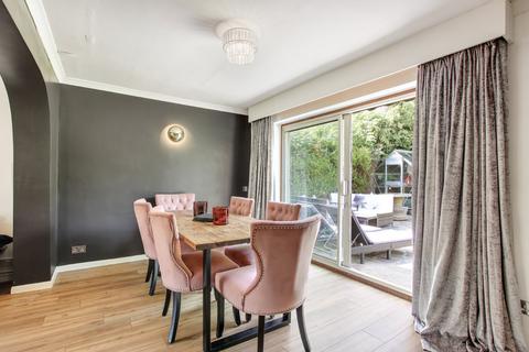28 Downs Road, Istead Rise, Gravesend, DA13 9HE
