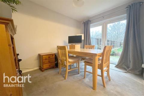 2 bedroom end of terrace house to rent, Ragley Close, Gt Notley