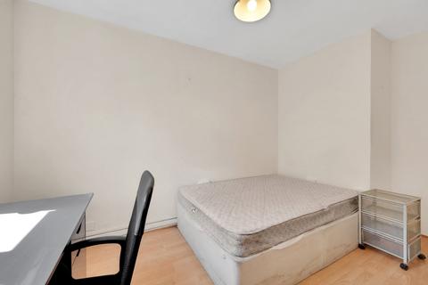 4 bedroom flat to rent, Castle Road, Camden, London, NW1