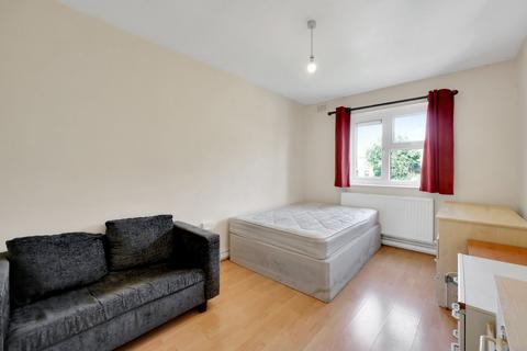 4 bedroom flat to rent, Castle Road, Camden, London, NW1