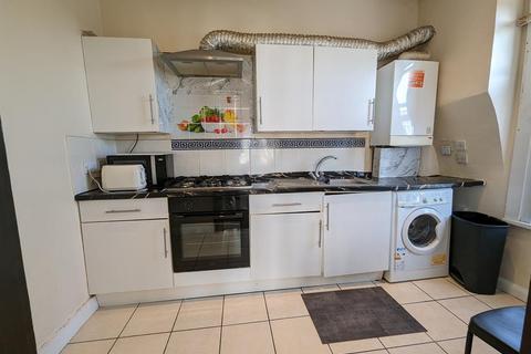 2 bedroom flat to rent, Two Bedroom Flat To Let Audley Road Hendon NW4