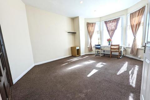 2 bedroom flat to rent, Two Bedroom Flat To Let Audley Road Hendon NW4