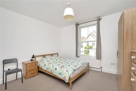 3 bedroom detached house to rent, Kingston upon Thames KT2