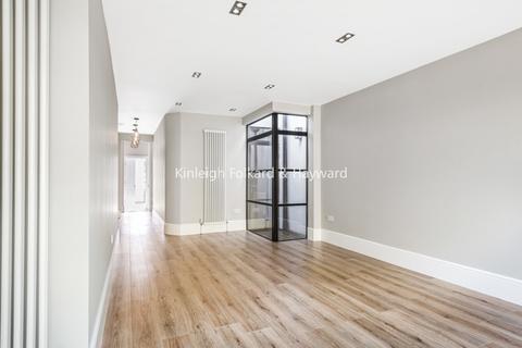 2 bedroom apartment to rent, St. Faiths Road London SE21