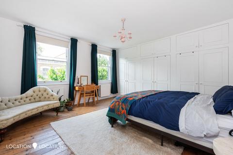 29 Foulden Road, London, N16 7UU