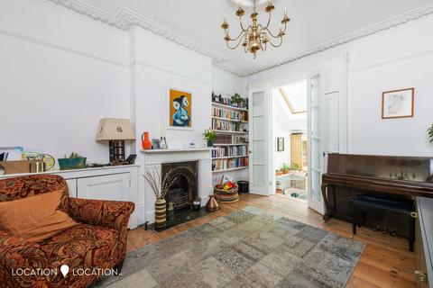 29 Foulden Road, London, N16 7UU