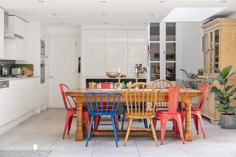 29 Foulden Road, London, N16 7UU