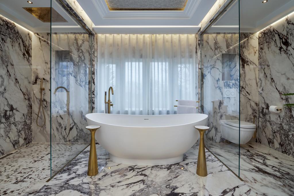 Primary En-Suite