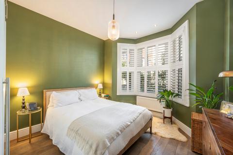 2 bedroom flat for sale, Dynham Road, West Hampstead, London