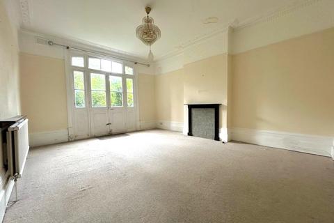 3 bedroom flat for sale, Westmoreland Road, Bromley, BR2