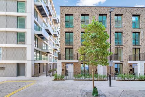 4 bedroom terraced house for sale, Cable Street, Royal Wharf, E16.