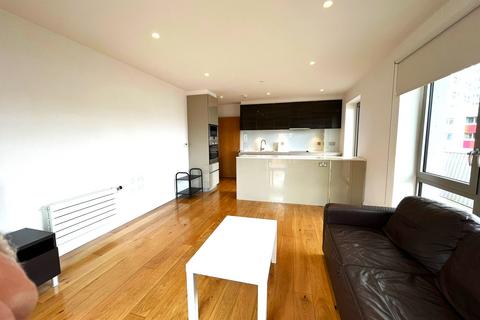 2 bedroom flat to rent, Barking Road , London E16