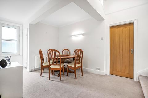 3 bedroom apartment to rent, 1 Bank View, Leeds LS7