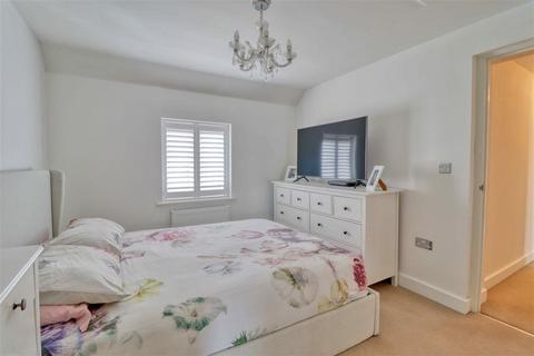 30 Cross Road, Clacton-on-sea, CO16 8GE