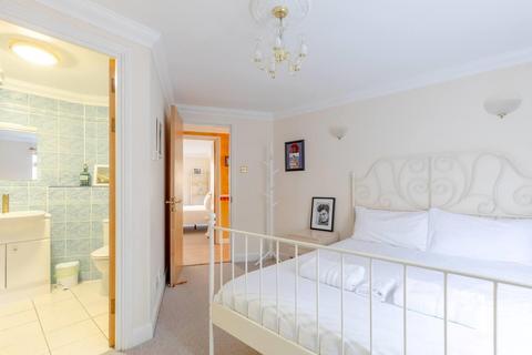 3 bedroom flat to rent, Greycoat Street, London, SW1P
