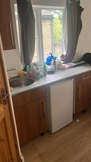 Terraced house to rent, Glyn Road,  Homerton, e5