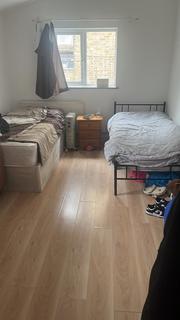 Terraced house to rent, Glyn Road,  Homerton, e5