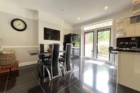 3 bedroom semi-detached house for sale, Ridgeway Drive, Bromley BR1