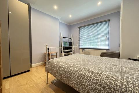 167 Ridgeway Drive, Bromley, BR1 5BX